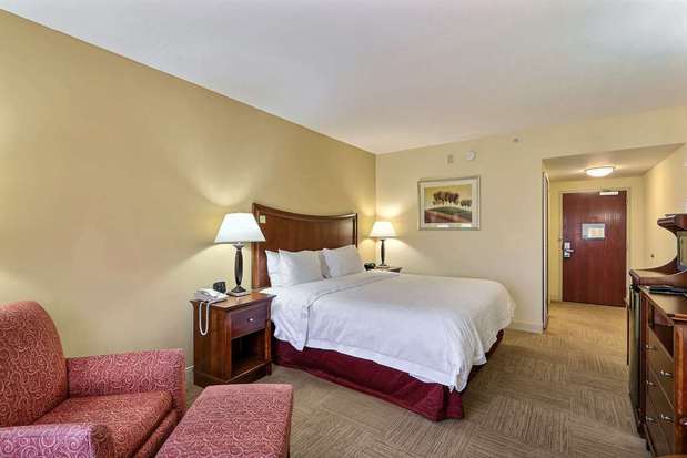 Images Hampton Inn & Suites Savannah - I-95 South - Gateway