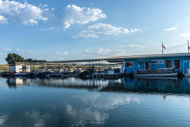 Images Cranes Mill Marina