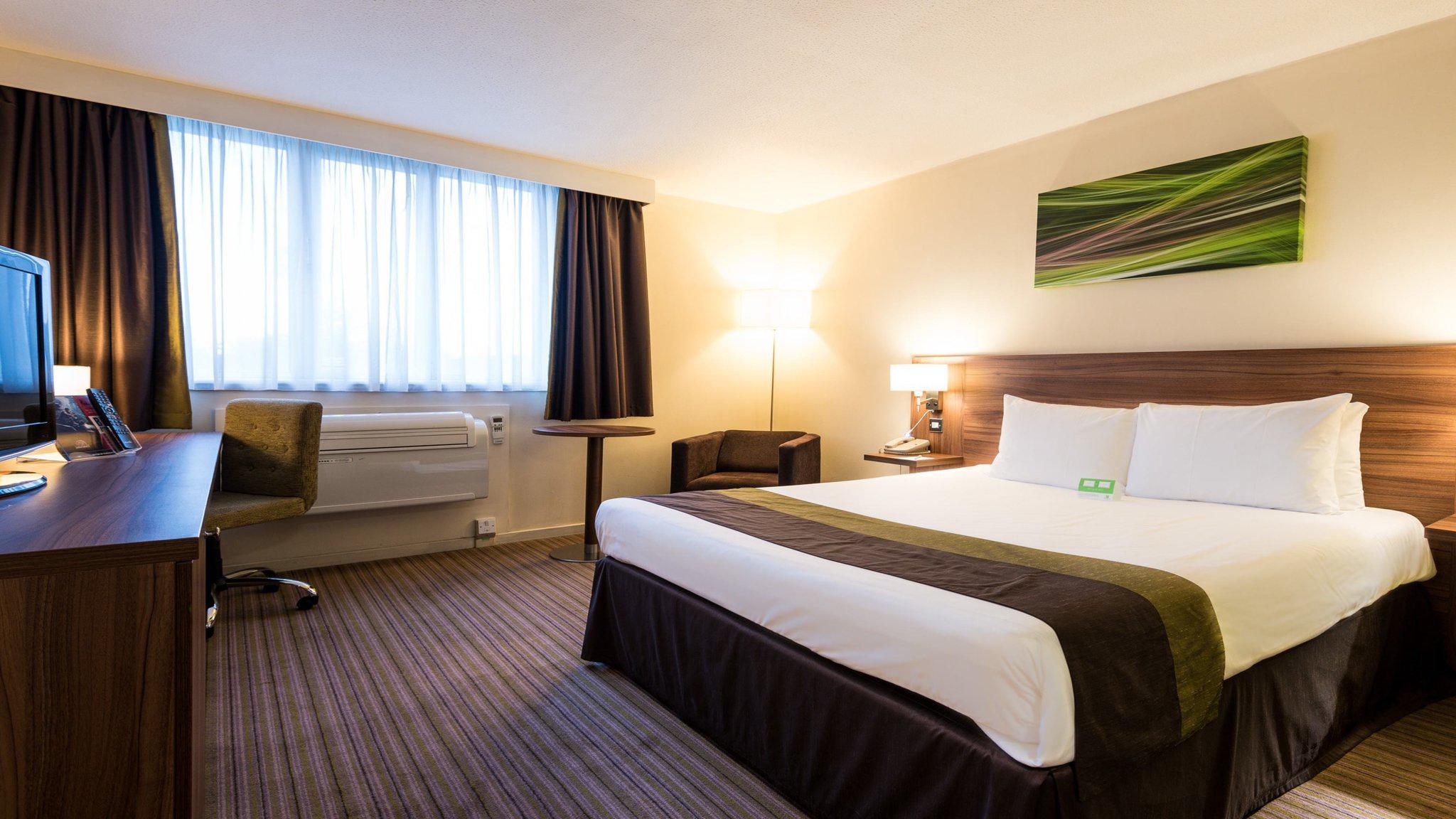 Holiday Inn Slough - Windsor, an IHG Hotel Slough 03333 209351