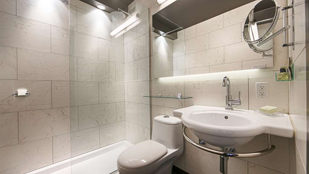 Best Western Premier Hotel Aristocrate à Quebec: Bathroom