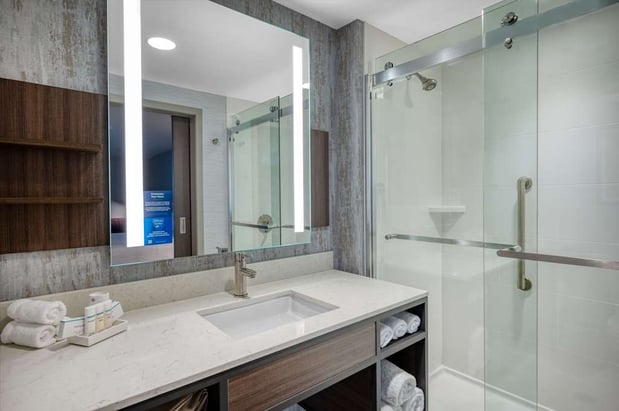 Images Hilton Garden Inn Boston Logan Airport