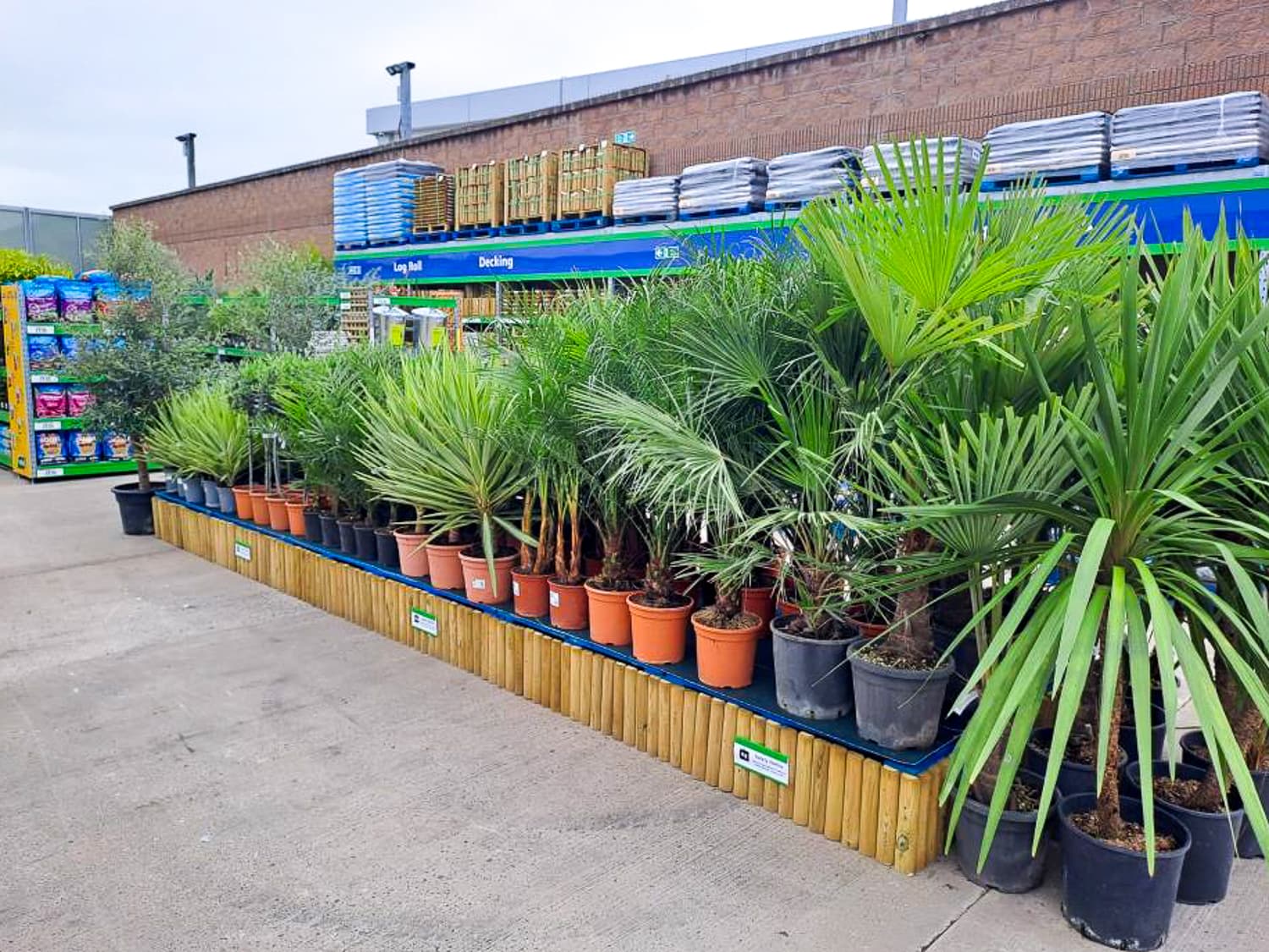 Images B&M Home Store with Garden Centre