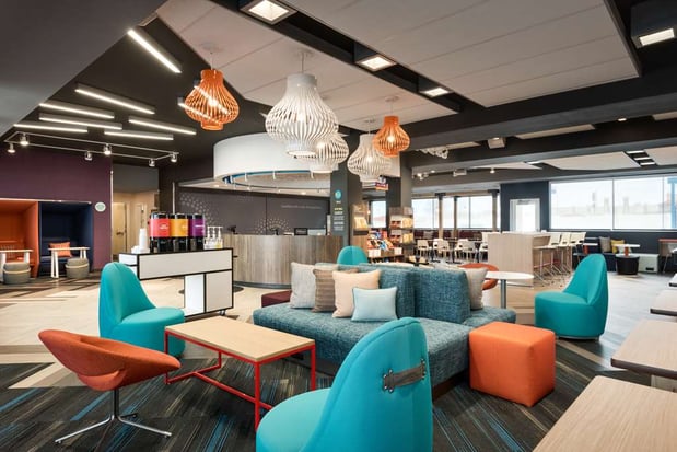 Images Tru by Hilton Cedar Rapids Westdale