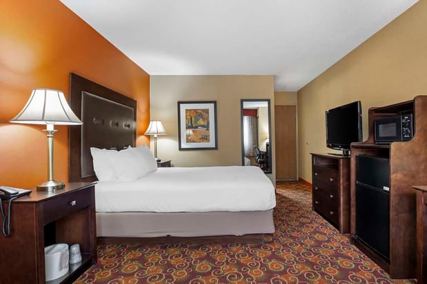 Images Best Western Plus The Inn at Sharon/Foxboro