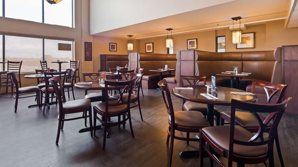 Best Western Pembroke Inn & Conference Centre à Pembroke: Onsite Restaurant