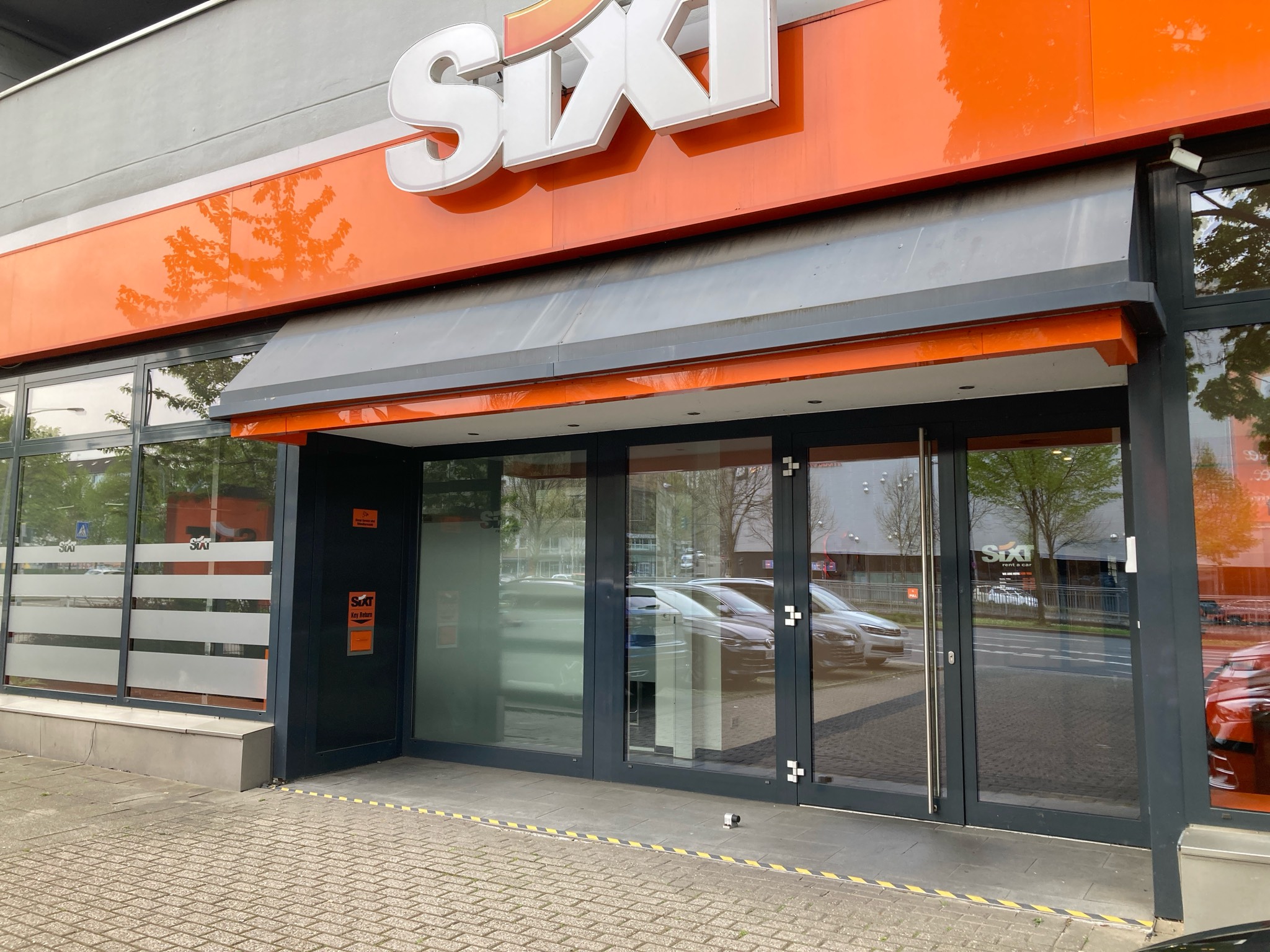 SIXT Auto- und Transportervermietung Essen Limbecker Platz, Ostfeldstr. 9 in Essen