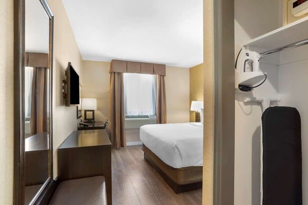 Images Best Western Plus Plaza Hotel