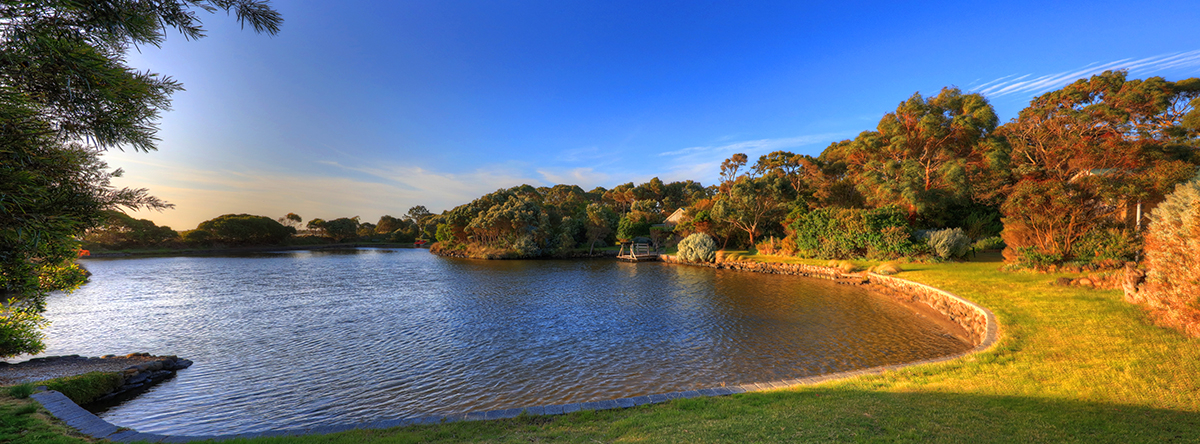 Images Stanley Lakeside Spa Cabins