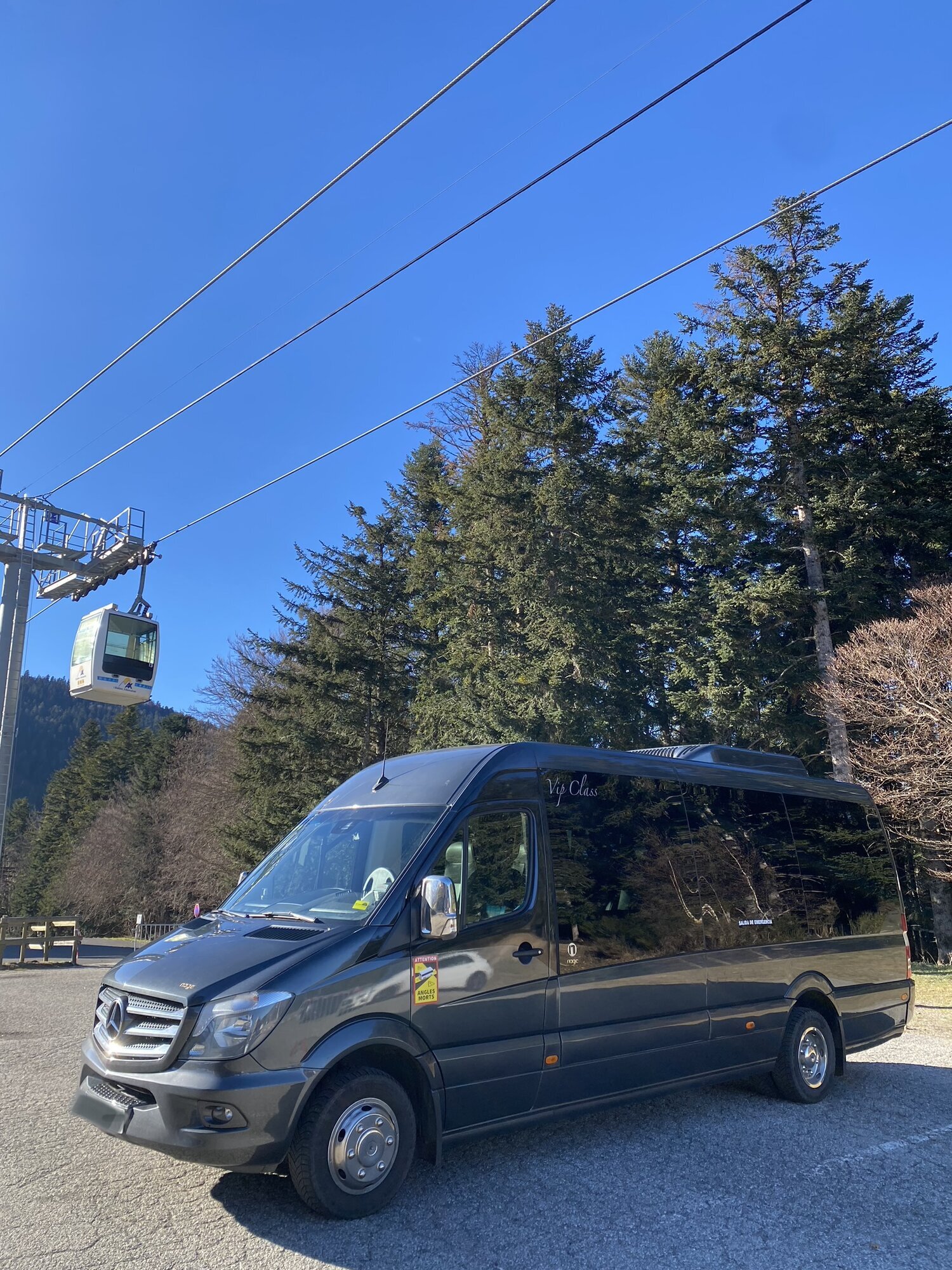 Images Fleet and Goo Minibus