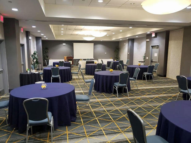 Images Holiday Inn & Suites Phoenix Airport by IHG