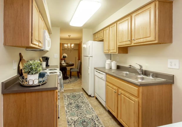 Images Spring Hill Apartments & Townhomes