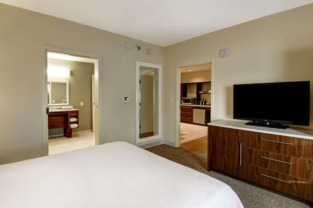 Home2 Suites by Hilton West Edmonton, Alberta, Canada in Edmonton: Guest room amenity