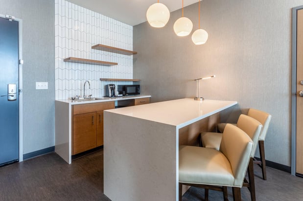 Images Holiday Inn & Suites Cedar Falls-Waterloo Event Ctr by IHG