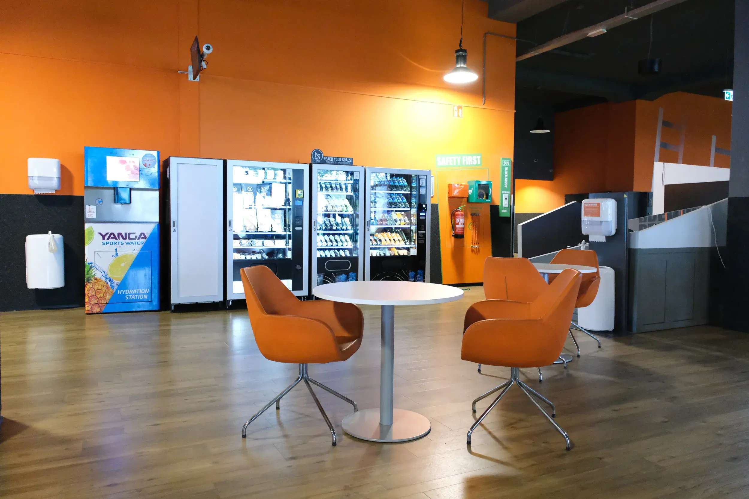 Foto's Basic-Fit 24/7