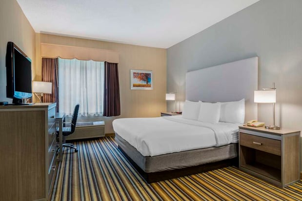 Images Best Western Plus New England Inn & Suites