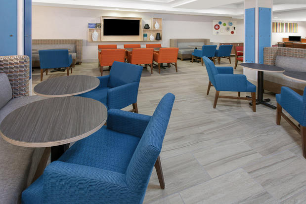 Images Holiday Inn Express & Suites Lake Zurich-Barrington, an IHG Hotel