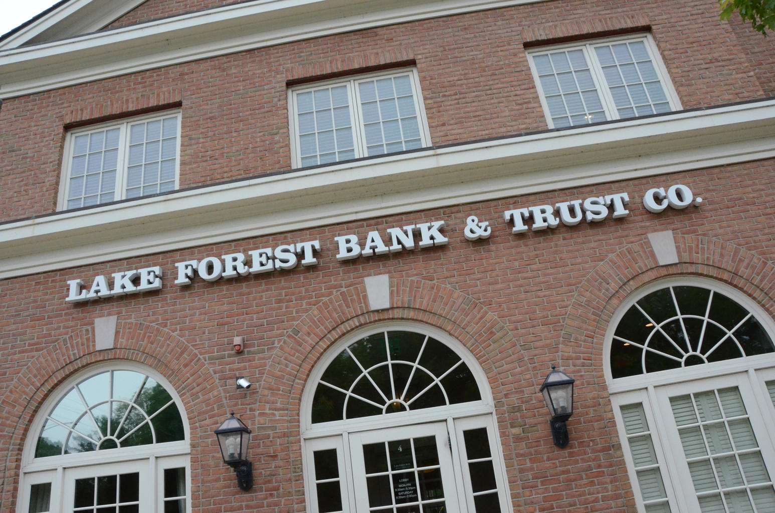 Image 3 | Lake Forest Bank & Trust