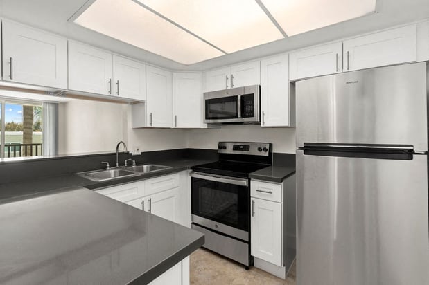 Images Parkway Plaza Apartments