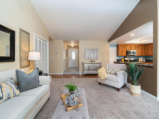 Images Amber Hom Realm Real Estate