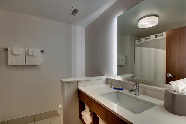 Images Holiday Inn Express & Suites Findlay North, an IHG Hotel