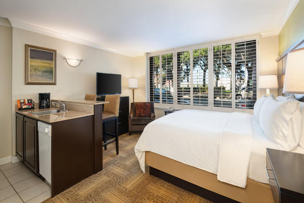 Images Staybridge Suites Savannah Historic District, an IHG Hotel