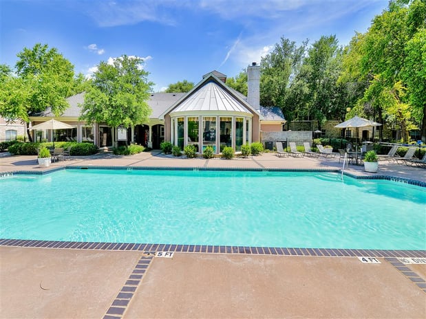 Images Bentley Place Apartments