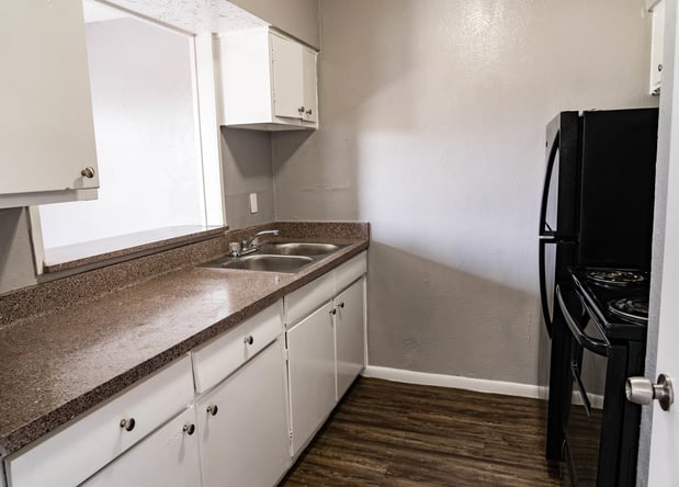 Images Decker Place Apartments