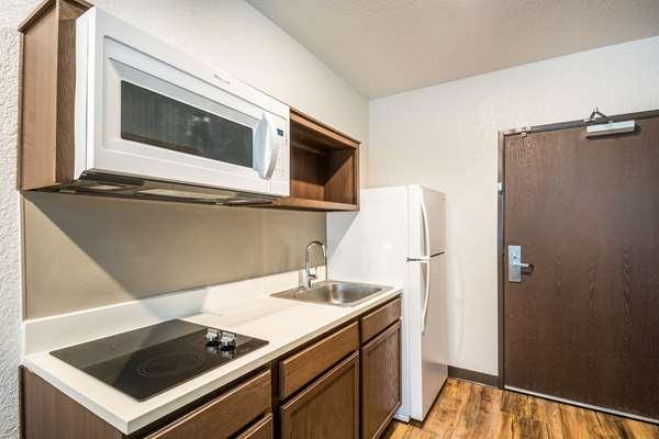 Images WoodSpring Suites Bradenton