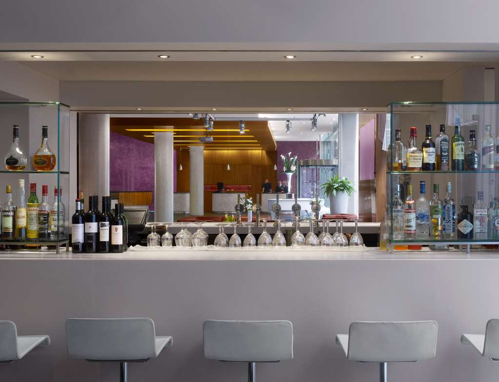 White Bar Lounge Radisson Blu Hotel, Liverpool Liverpool 01519 661500