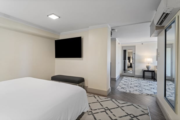 Images Crowne Plaza Executive Center Baton Rouge by IHG