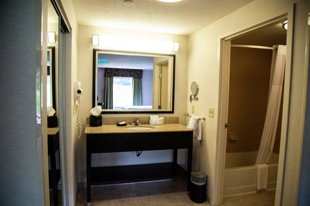 Images Hampton Inn & Suites Sharon