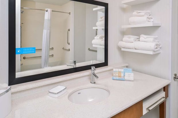 Images Hampton Inn & Suites Altoona-Des Moines
