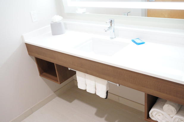 Images Holiday Inn Express & Suites Fremont - Milpitas Central by IHG
