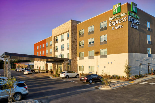 Images Holiday Inn Express & Suites Tulsa NE - Claremore, an IHG Hotel