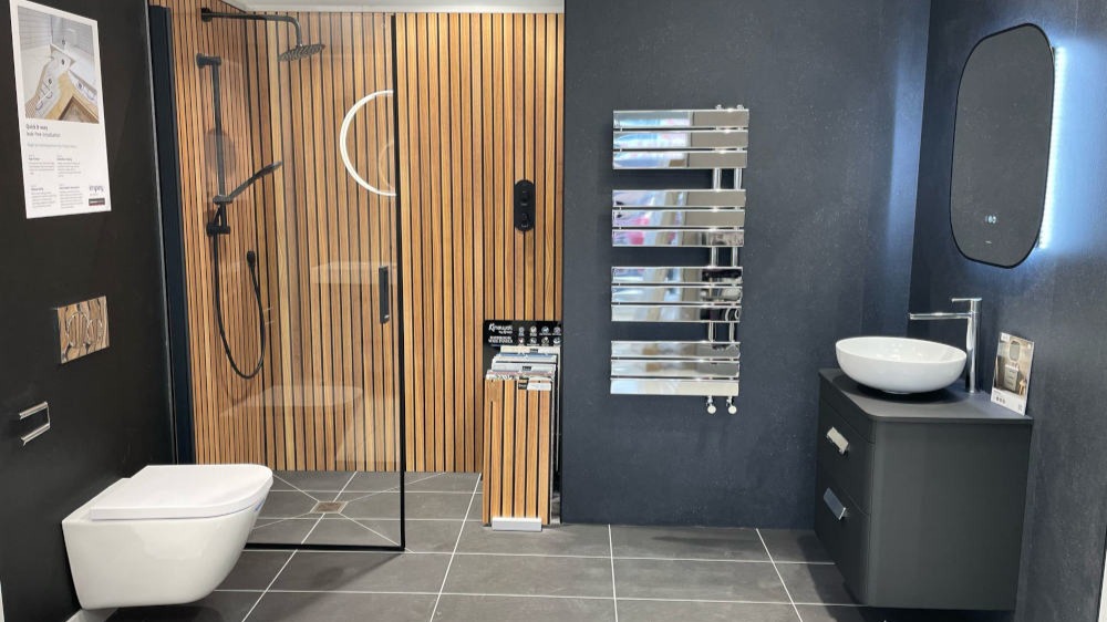Veldeau Henbury basin unit with Multipanel black mineral
