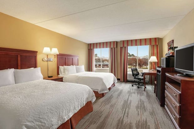 Images Hampton Inn & Suites Williamsburg Historic District