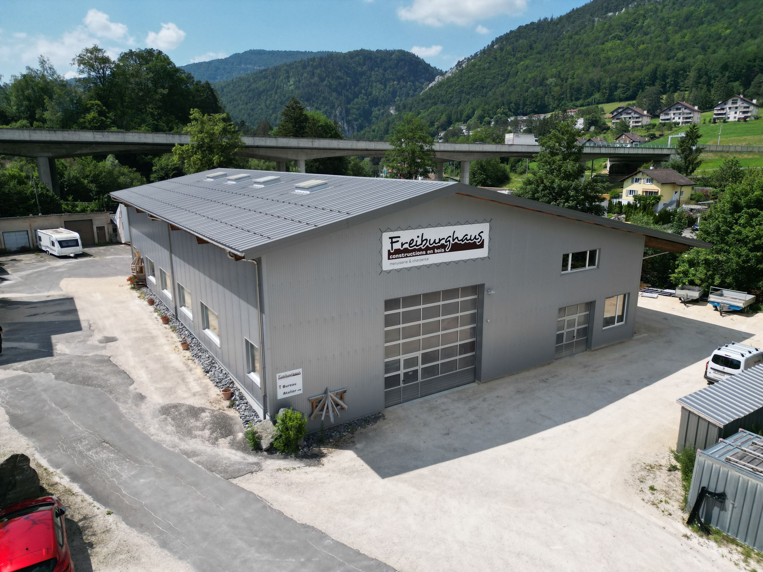 Freiburghaus & Cie, Rue de la Rauss 2 in Eschert