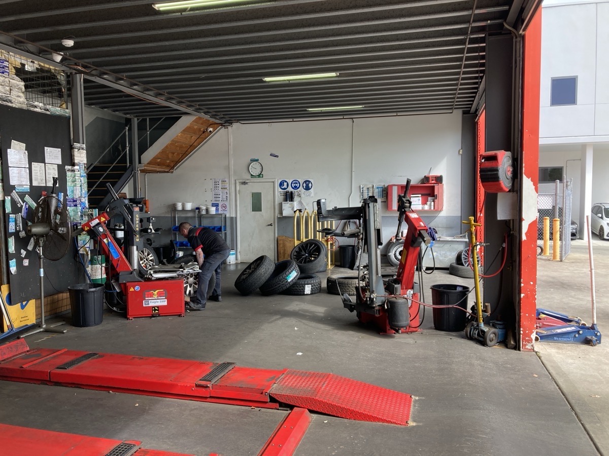 Images Bridgestone Select Tyre & Auto Tuggerah