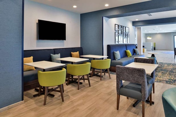 Images Hampton Inn Cedar Falls Downtown