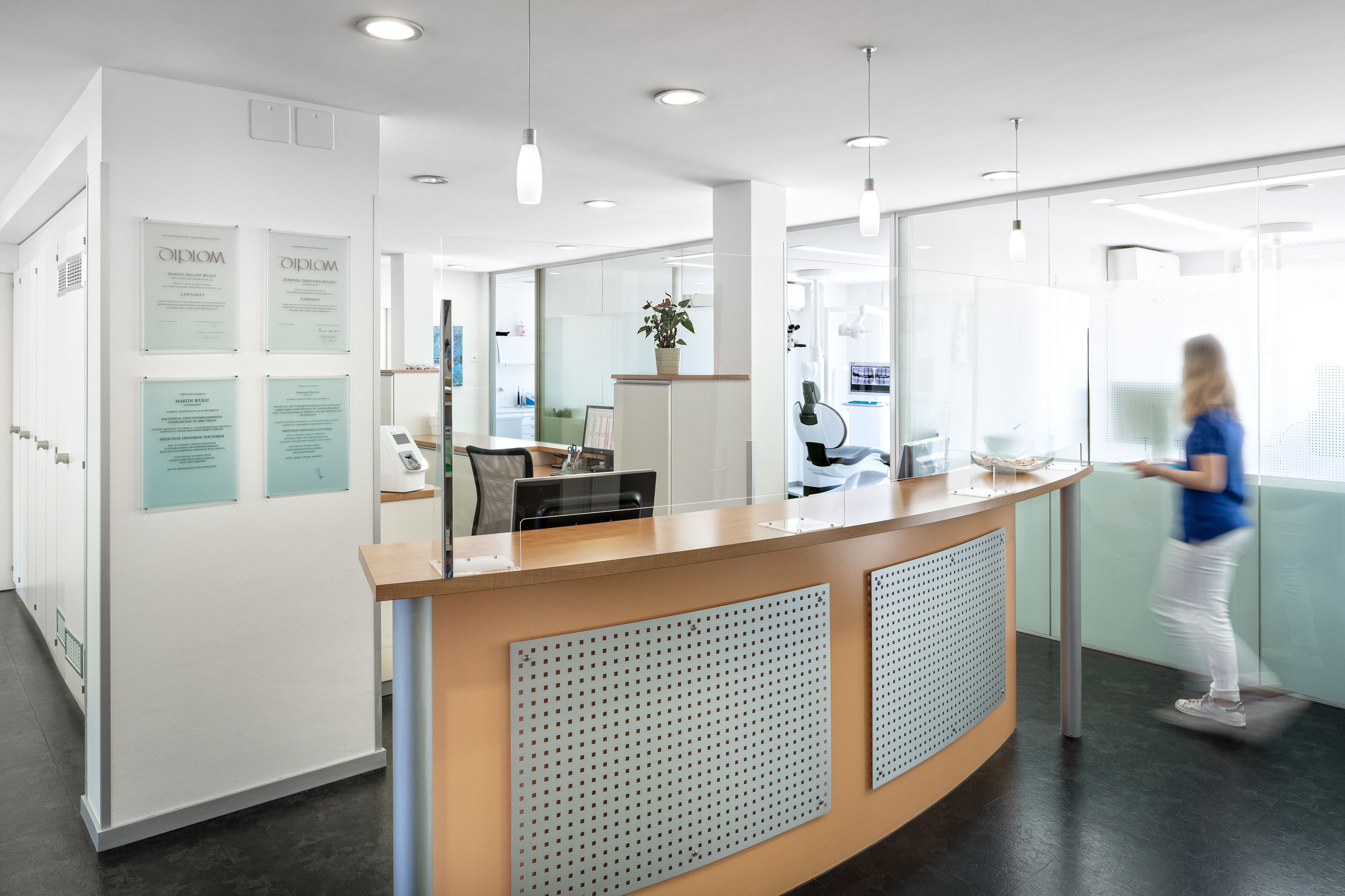 Bilder Zahnarztpraxis zur alten Waage, Dr. med. dent. Martin Wüest, Dr. med. dent. Dominik Rychen