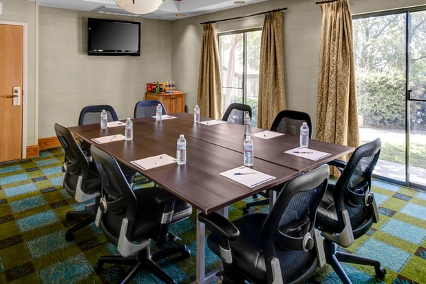 Images Holiday Inn Express & Suites Atlanta Buckhead by IHG