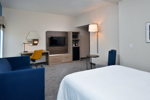 Images Holiday Inn Express Lewisburg/New Columbia by IHG
