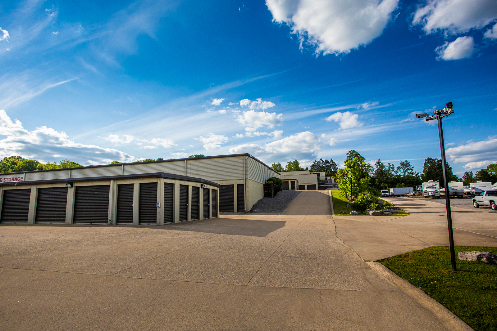 Climate controlled storage rentals near Countryside Animal Hospital Pl