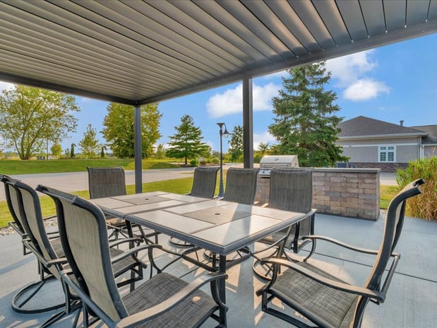 Images River Club Apartments