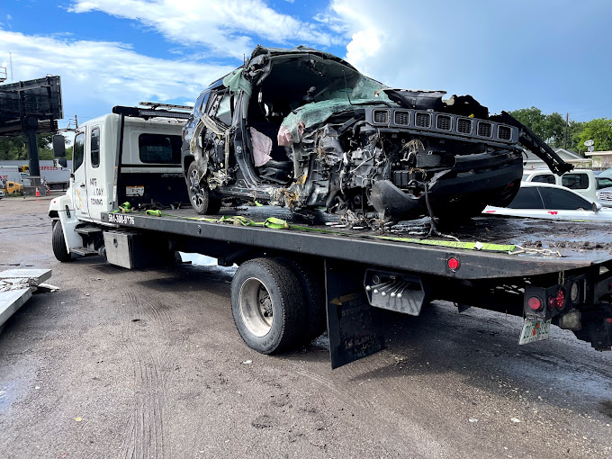 In the event of an accident, Nite & Day Towing Service provides prompt and professional towing to ensure your vehicle is safely transported. I am committed to offering reliable assistance during stressful situations, ensuring that your vehicle is handled with care. No matter the circumstances, Nite & Day Towing Service is here to provide dependable towing when you need it most.