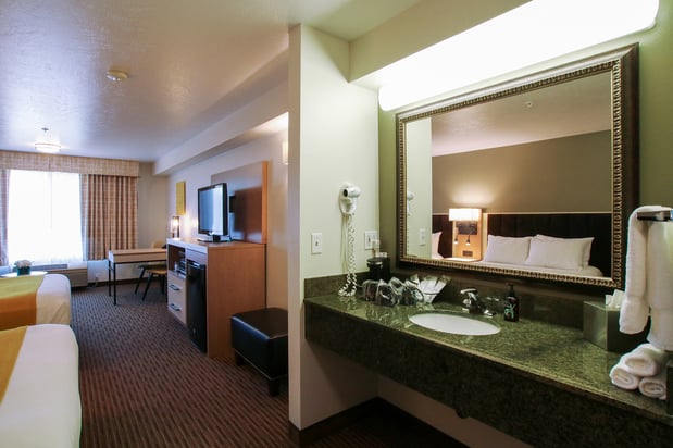 Images Oxford Suites Spokane Valley