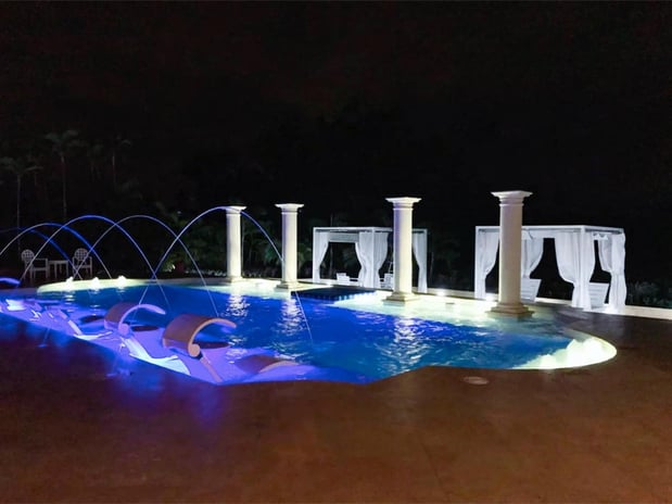 Images Landmark Custom Pools