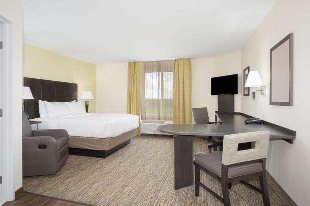 Images Candlewood Suites Longmont - Boulder Area, an IHG Hotel