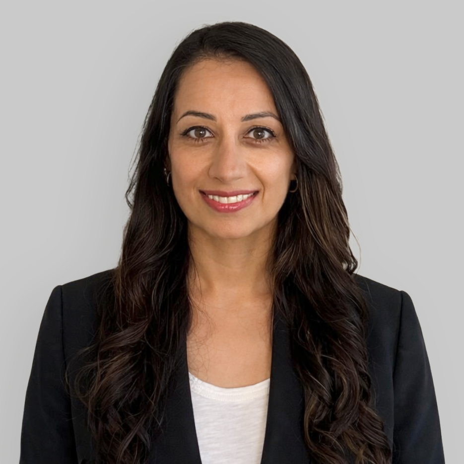 Headshot of Kiran Ahuja, a wealth advisor at Chase