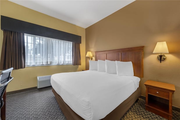 Images Best Western Plus Shamrock Inn & Suites